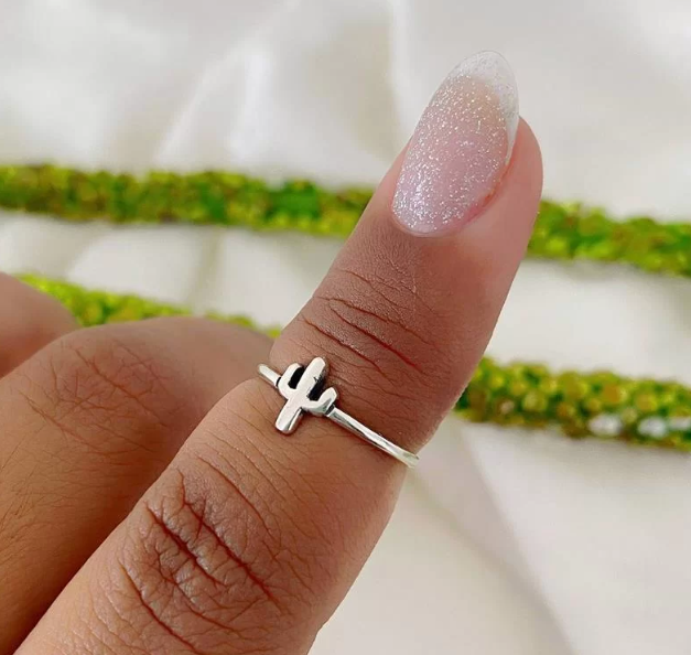 As múltiplas faces e tipos do atemporal anel de prata