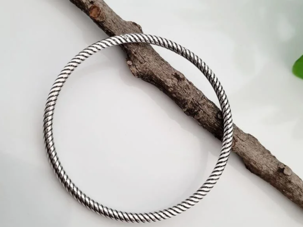 Explore o Maravilhoso Universo dos Braceletes de Prata Feminino