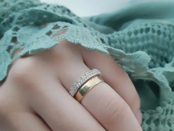 Celebre o Natal com Estilo: Aparadores de Prata para Todo Visual