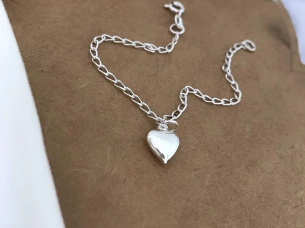 Como Adornar o Visual da Sua Filha com Pulseiras de Prata para Crianças