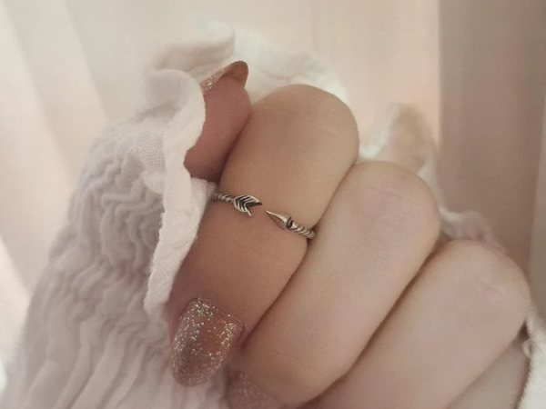 6 Dicas para Encontrar o Anel de Falange Perfeito em Prata