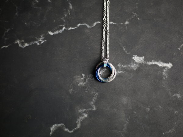 Pingente de Prata: A Peça-chave que Você Precisa para a Tendência de 2025