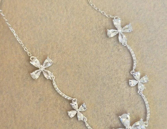 Colares de prata: descubra os modelos que nunca saem de moda e como usá-los com estilo